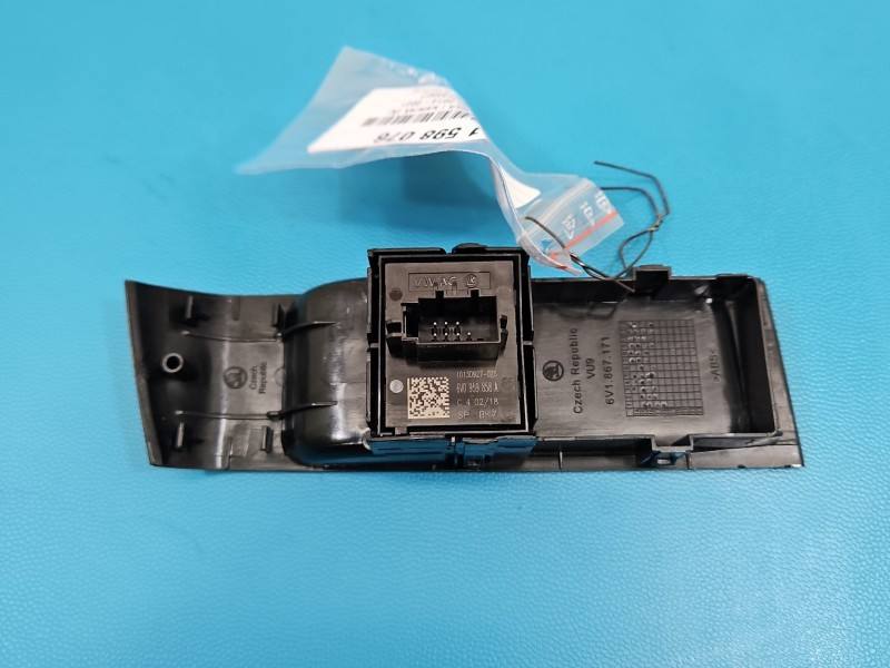 Блок кнопок склопідйомників Skoda Fabia 3 6V0959858A — фото деталі 3