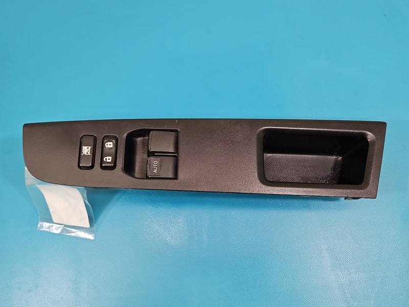 Блок кнопок склопідйомників Toyota Yaris 3 74232-0D670 — фото деталі 2