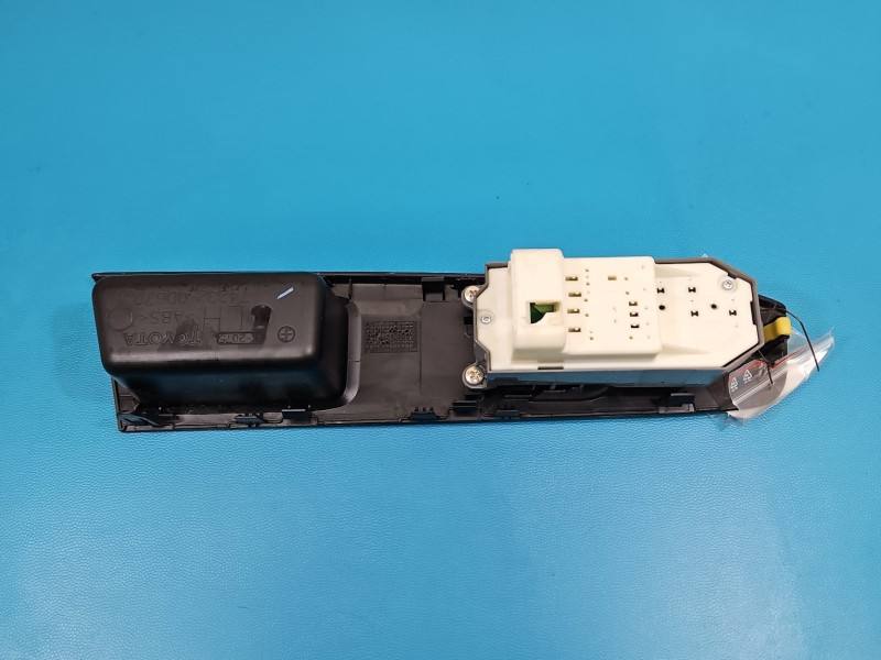 Блок кнопок склопідйомників Toyota Yaris 3 74232-0D670 — фото деталі 4