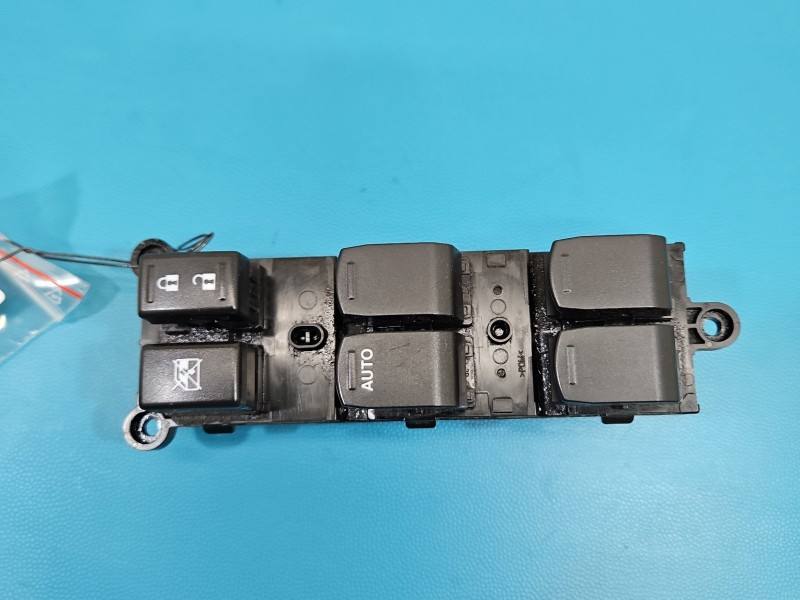 Блок кнопок стеклоподъемников Suzuki Swift — фото детали 2
