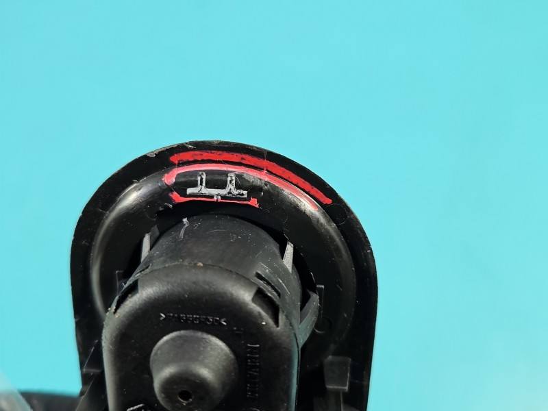Блок кнопок склопідйомників Renault Captur 254113300R — фото деталі 4