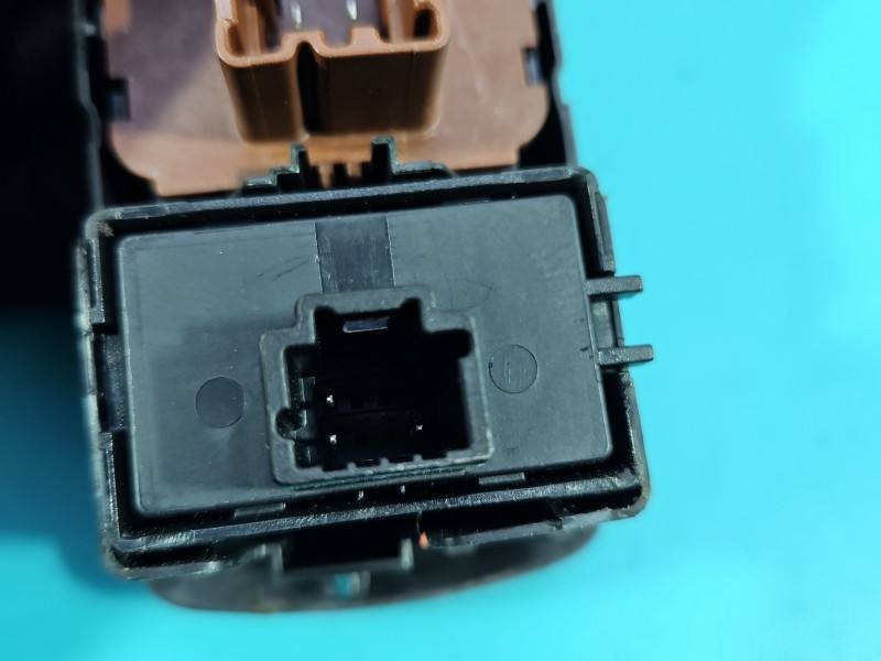 Блок кнопок склопідйомників Renault Captur 254113300R — фото деталі 8