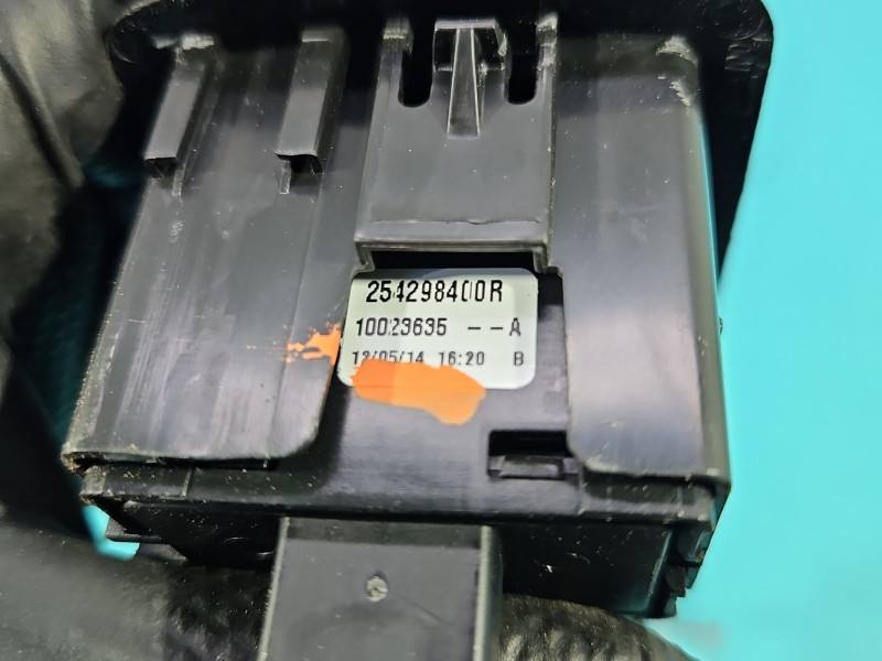 Блок кнопок склопідйомників Renault Captur 254113300R — фото деталі 11
