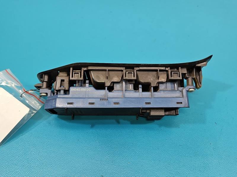 Блок кнопок стеклоподъемников Toyota Verso 84040-05020 — фото детали 3