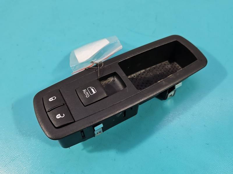 Блок кнопок склопідйомників Jeep Grand Cherokee 68290692AB