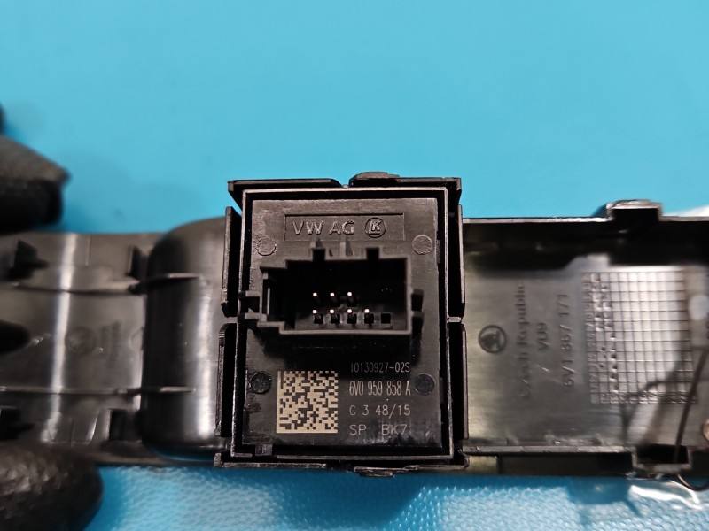Блок кнопок склопідйомників Skoda Fabia 3 6V0959858A — фото деталі 5