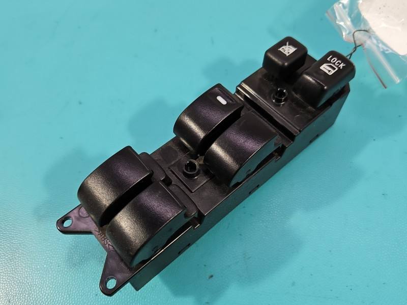 Блок кнопок склопідйомників Citroen C-Crosser 8608A060
