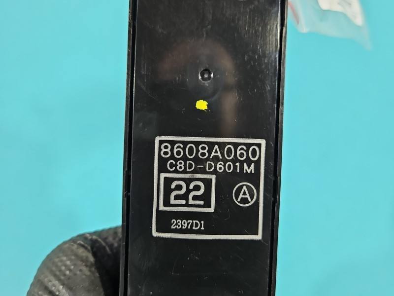 Блок кнопок склопідйомників Citroen C-Crosser 8608A060 — фото деталі 5