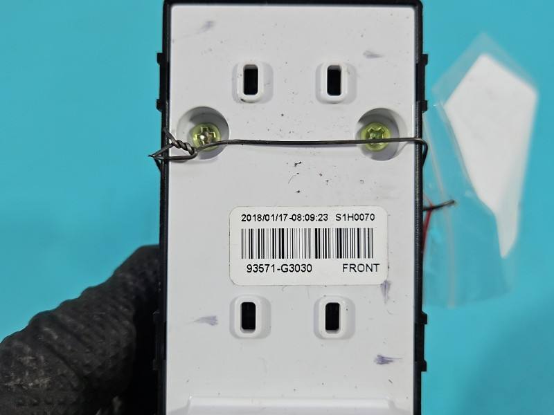 Блок кнопок склопідйомників Hyundai I30 93571-G3030 — фото деталі 6
