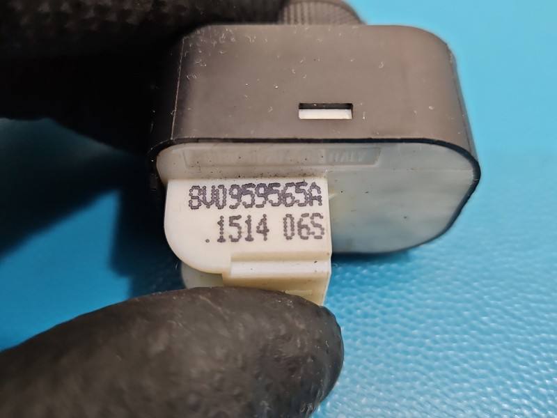 Блок кнопок склопідйомників Audi A3 8V 8V0959565A — фото деталі 4