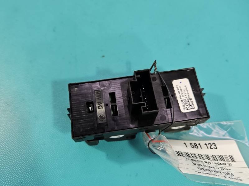 Блок кнопок склопідйомників Skoda Octavia 4 5G0959857D — фото деталі 5