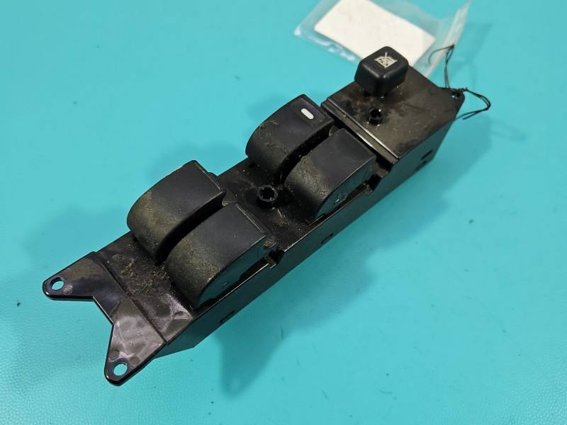 Блок кнопок стеклоподъемников Mitsubishi Outlander 8608A104
