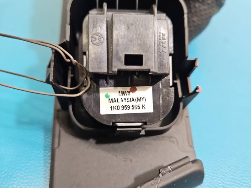 Блок кнопок склопідйомників Volkswagen Passat B7 1K4959857B — фото деталі 9