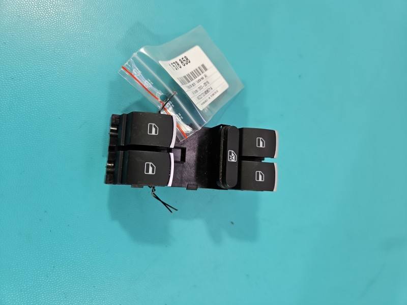 Блок кнопок стеклоподъемников Volkswagen Touran 5K4959857A — фото детали 2