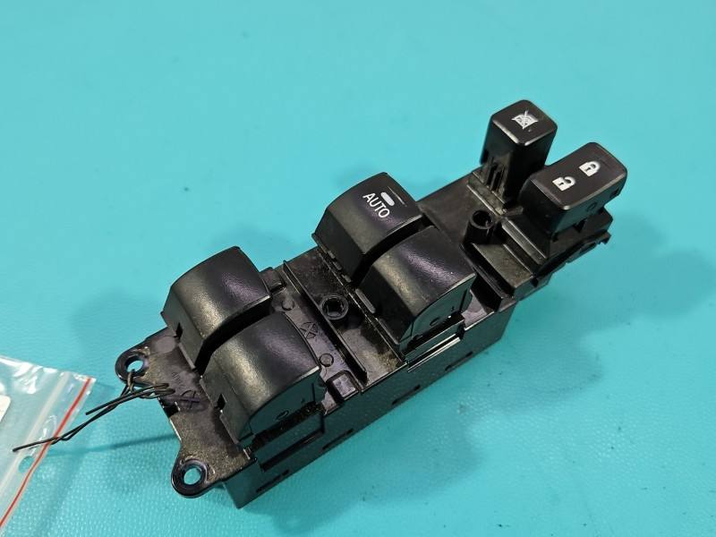 Блок кнопок склопідйомників Mitsubishi Eclipse 8608A323