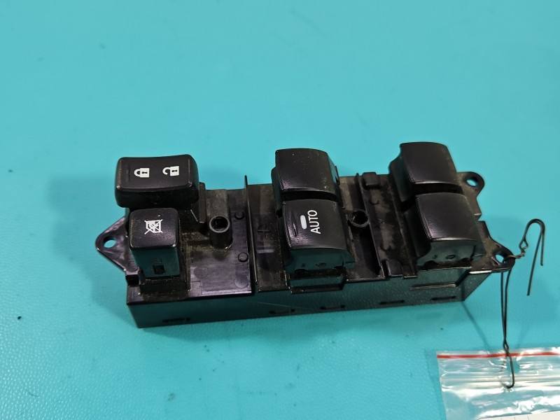 Блок кнопок склопідйомників Mitsubishi Eclipse 8608A323 — фото деталі 3