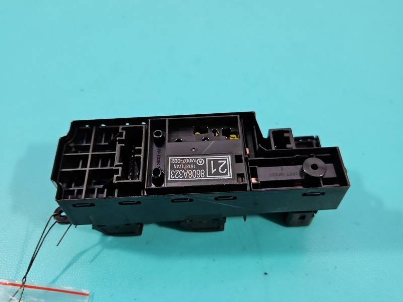 Блок кнопок склопідйомників Mitsubishi Eclipse 8608A323 — фото деталі 5