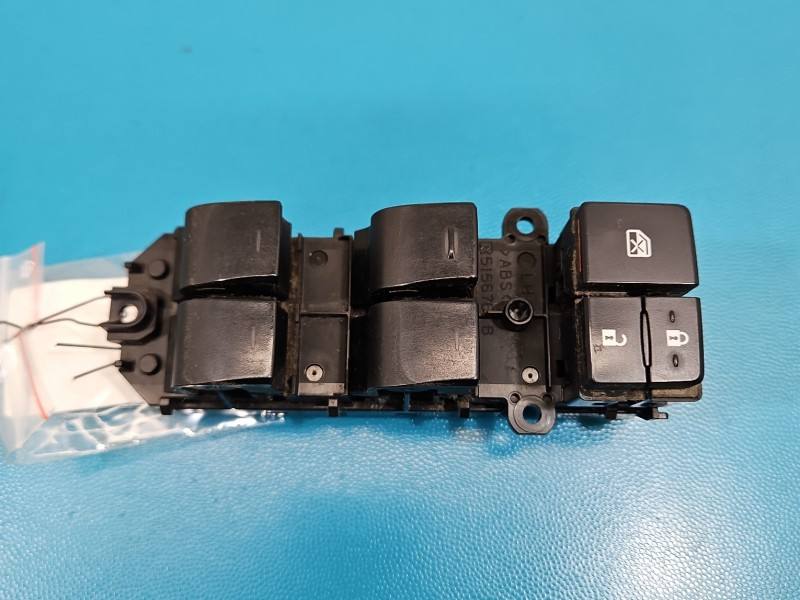 Блок кнопок склопідйомників Lexus NX 84040-78010 — фото деталі 2