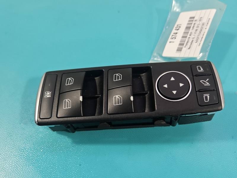 Блок кнопок склопідйомників Mercedes GL X166 A1669054400 — фото деталі 2
