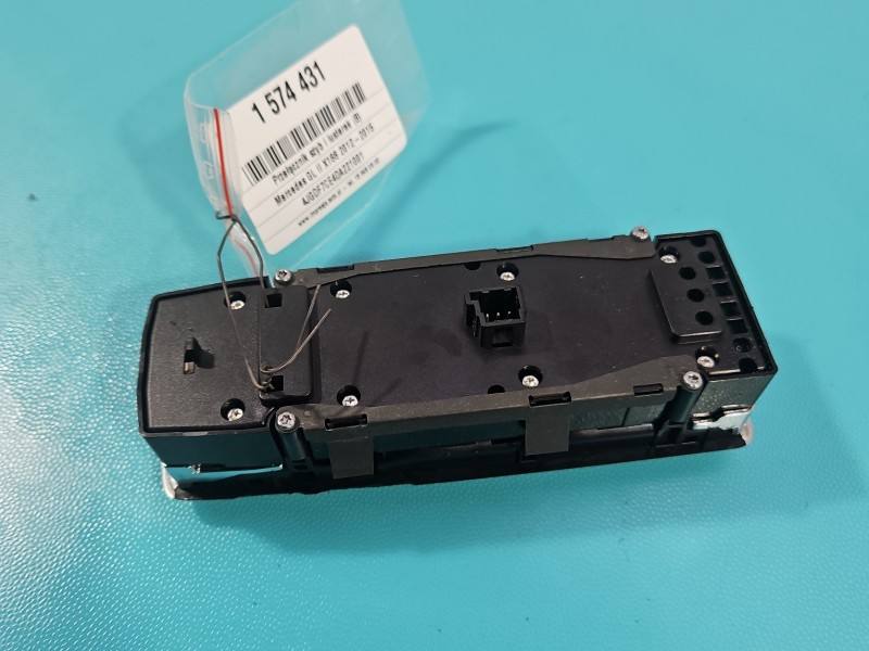 Блок кнопок склопідйомників Mercedes GL X166 A1669054400 — фото деталі 6