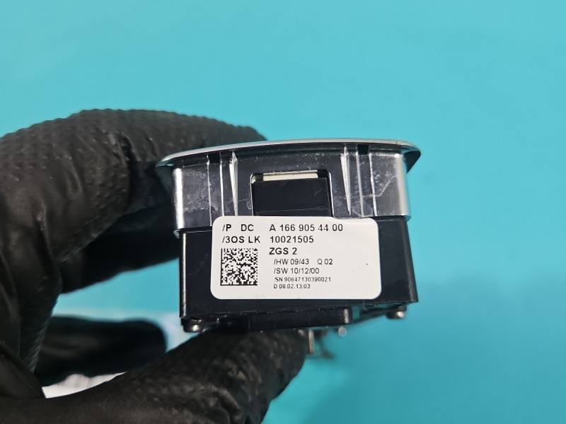 Блок кнопок склопідйомників Mercedes GL X166 A1669054400 — фото деталі 7