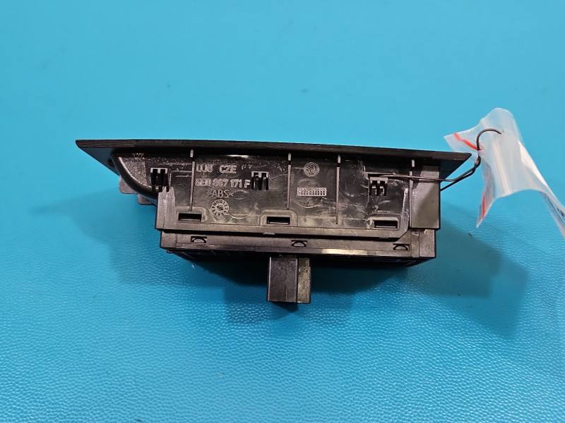 Блок кнопок склопідйомників Skoda Octavia 3 5E0959857A — фото деталі 3