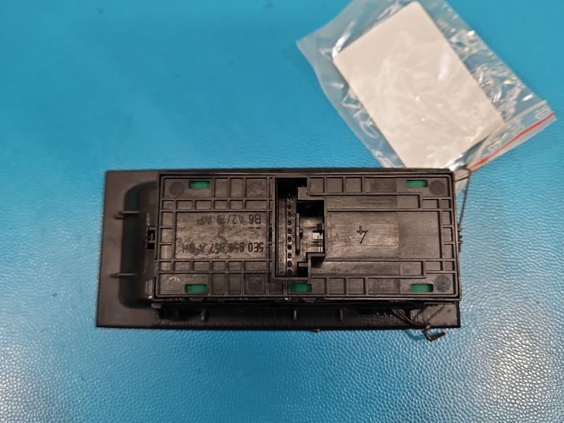 Блок кнопок склопідйомників Skoda Octavia 3 5E0959857A — фото деталі 5
