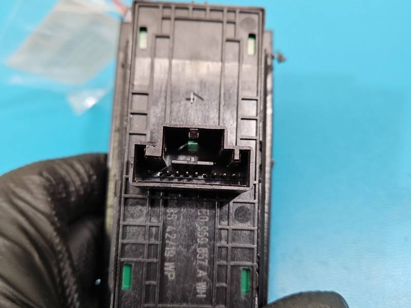 Блок кнопок склопідйомників Skoda Octavia 3 5E0959857A — фото деталі 6