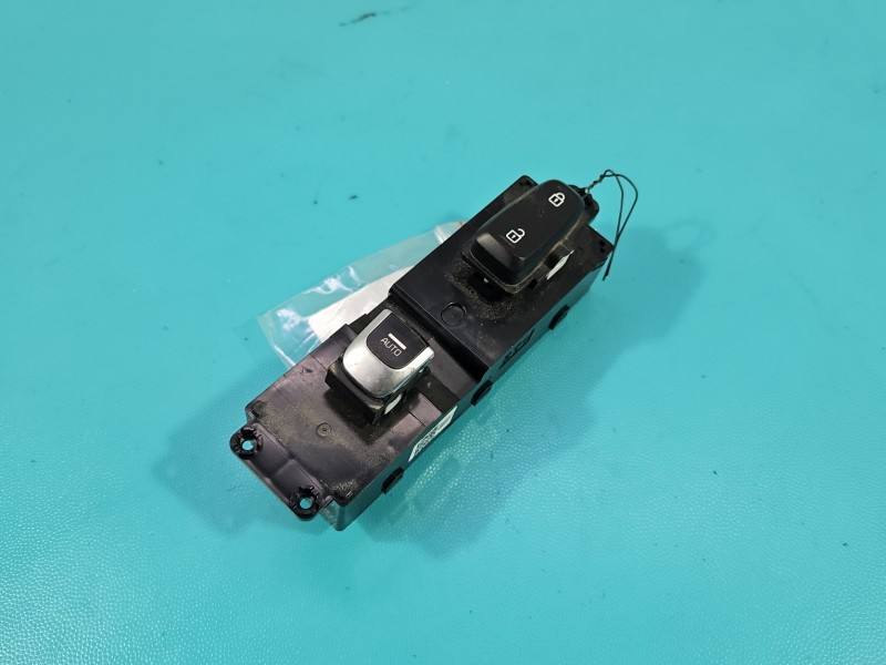 Блок кнопок склопідйомників Kia Optima 93575D443