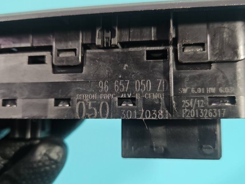 Блок кнопок стеклоподъемников Citroen C4 96657050ZD — фото детали 6