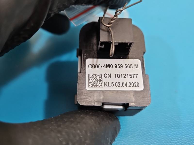 Блок кнопок склопідйомників Audi A4 B9 4M0959565M — фото деталі 5