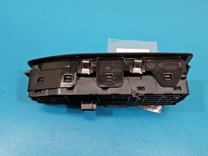 Блок кнопок склопідйомників BMW IX1 U11 9423239 — фото деталі 3