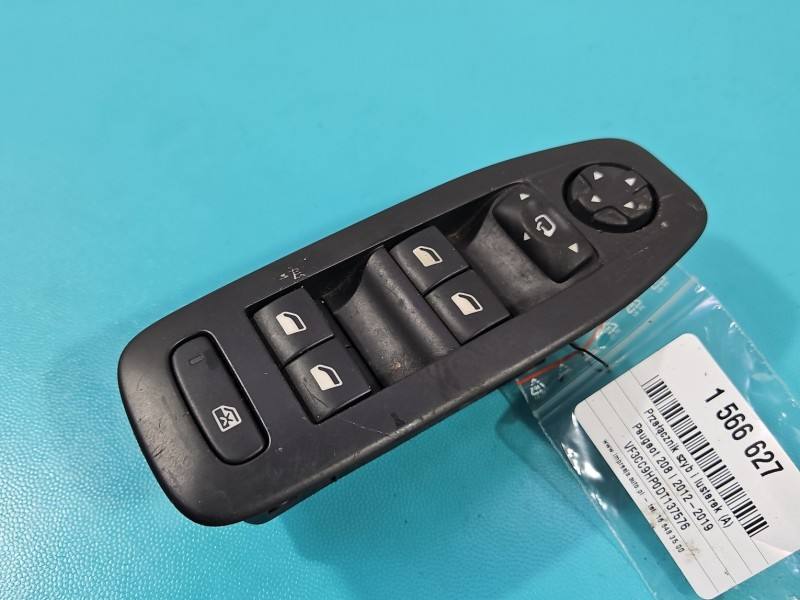Блок кнопок склопідйомників Peugeot 208 96749624ZD