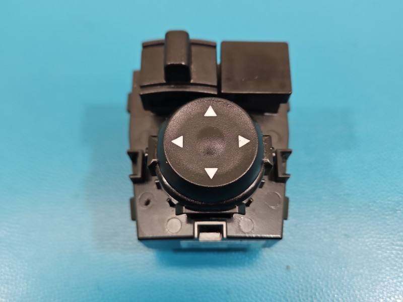 Блок кнопок склопідйомників Hyundai Elantra 93530-AA000 — фото деталі 2