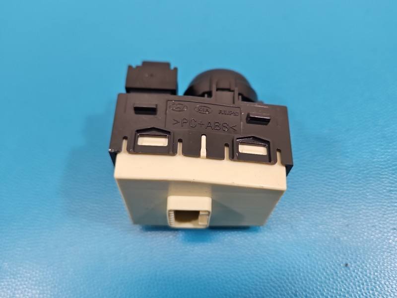 Блок кнопок склопідйомників Hyundai Elantra 93530-AA000 — фото деталі 3