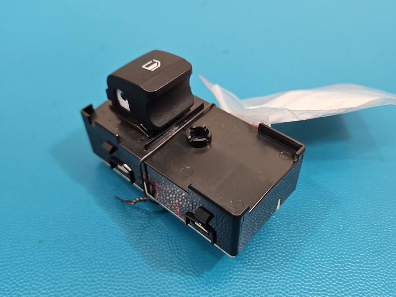 Блок кнопок склопідйомників Hyundai Elantra 93581-AA000