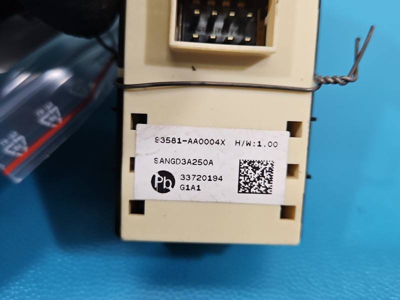 Блок кнопок склопідйомників Hyundai Elantra 93581-AA000 — фото деталі 6