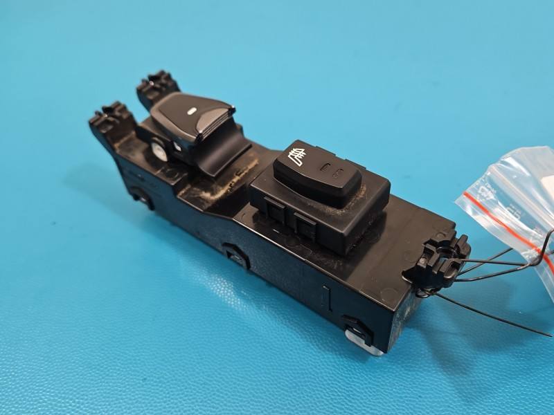 Блок кнопок склопідйомників Hyundai Santa Fe 39S520-1210