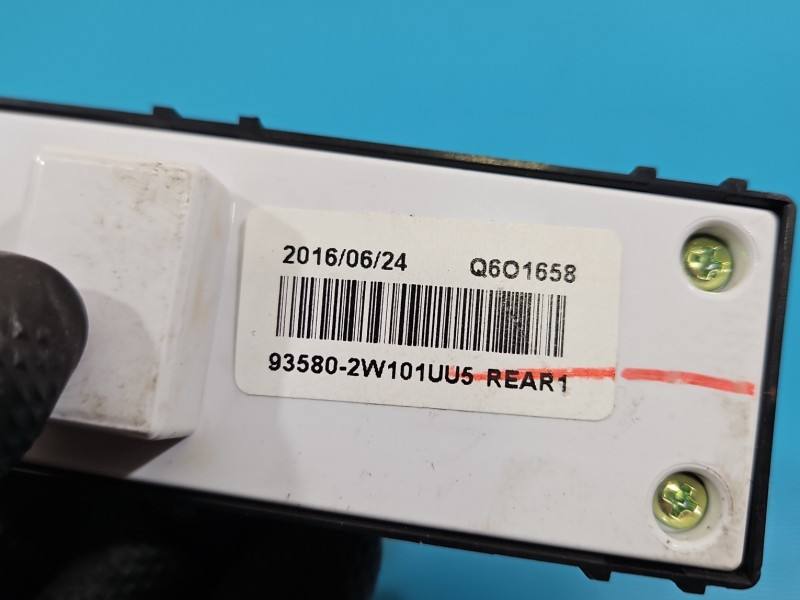 Блок кнопок склопідйомників Hyundai Santa Fe 39S520-1210 — фото деталі 7