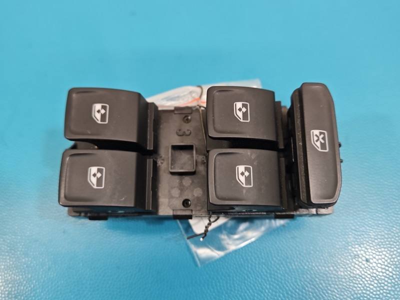 Блок кнопок склопідйомників Skoda Octavia 4 5G0959857D — фото деталі 2