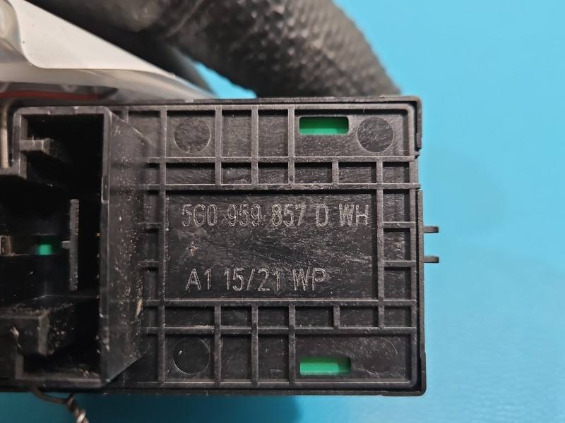 Блок кнопок склопідйомників Skoda Octavia 4 5G0959857D — фото деталі 6