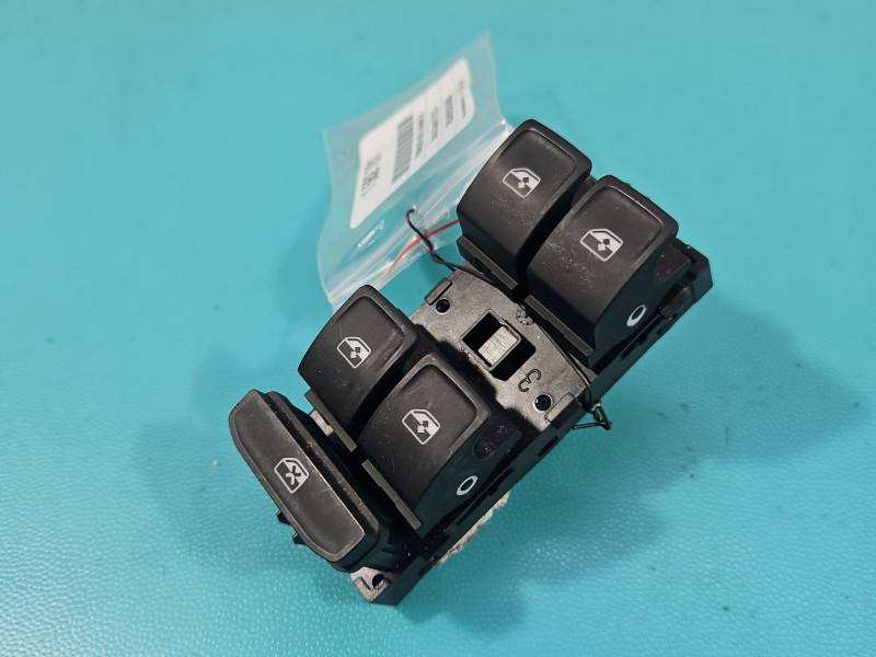 Блок кнопок склопідйомників Skoda Superb 4 5G0959857D
