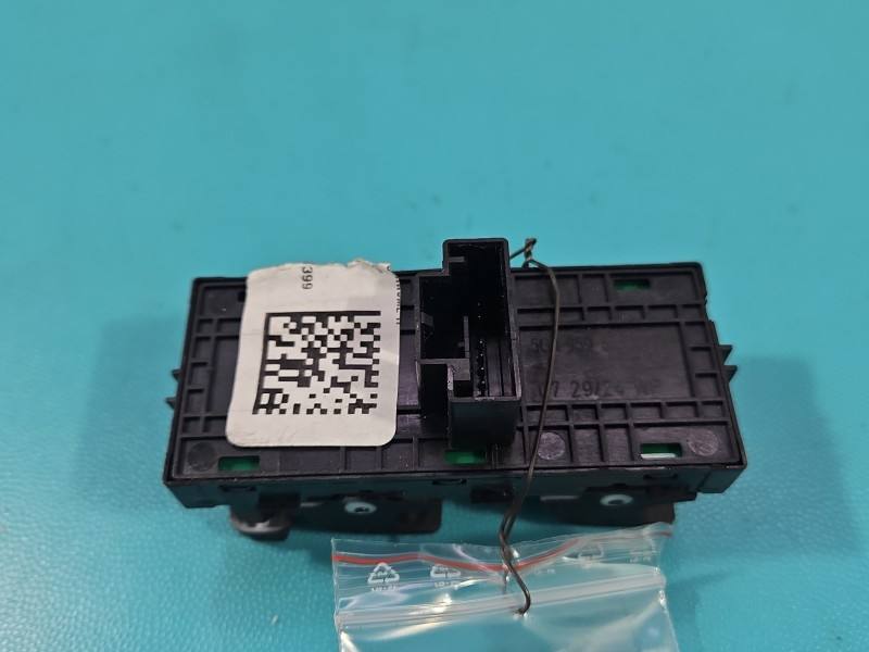 Блок кнопок склопідйомників Skoda Superb 4 5G0959857D — фото деталі 4