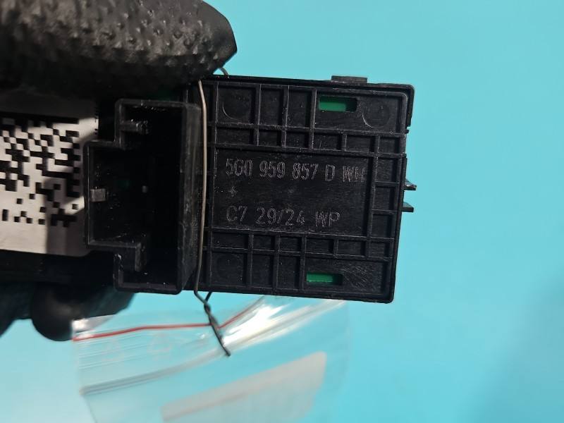 Блок кнопок склопідйомників Skoda Superb 4 5G0959857D — фото деталі 6