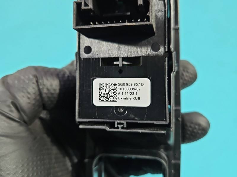 Блок кнопок стеклоподъемников Skoda Scala 5G0959857D — фото детали 6