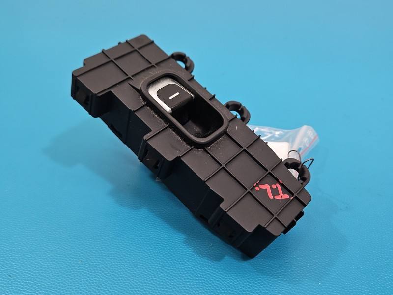 Блок кнопок склопідйомників Kia Niro 93580-F5050