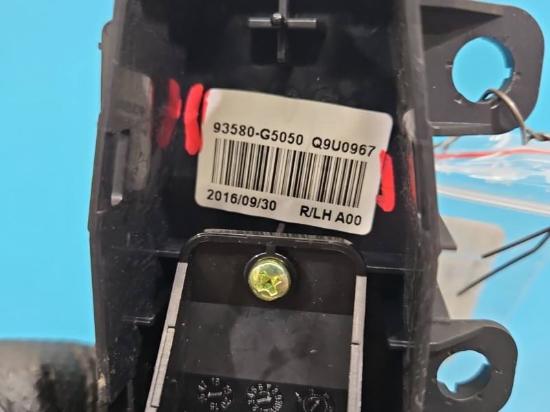 Блок кнопок склопідйомників Kia Niro 93580-F5050 — фото деталі 5