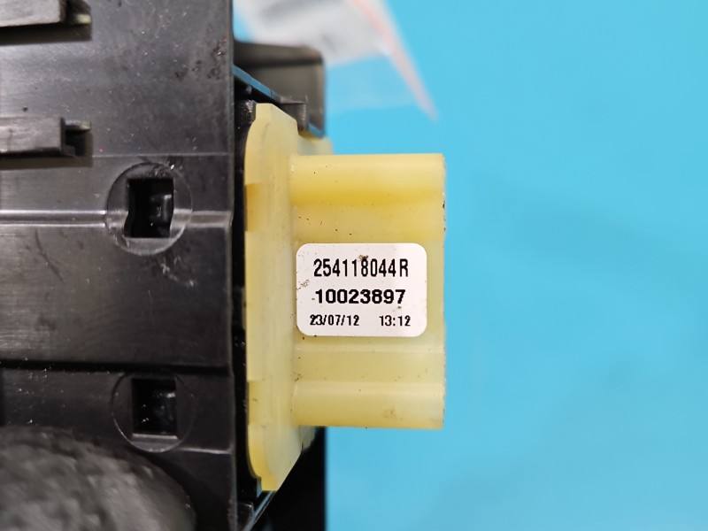 Блок кнопок склопідйомників Renault Clio 809611667R — фото деталі 6
