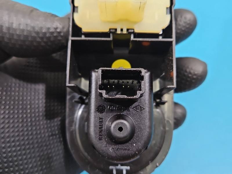 Блок кнопок склопідйомників Renault Clio 809611667R — фото деталі 7