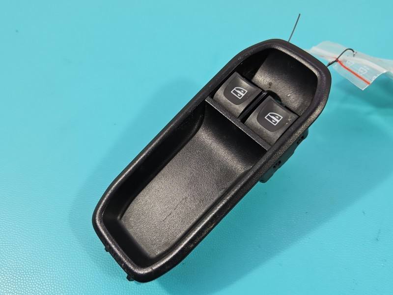 Блок кнопок склопідйомників Renault Express 809619758R